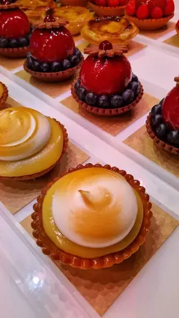 tarte-citron-le-rouret-patisserie.webp